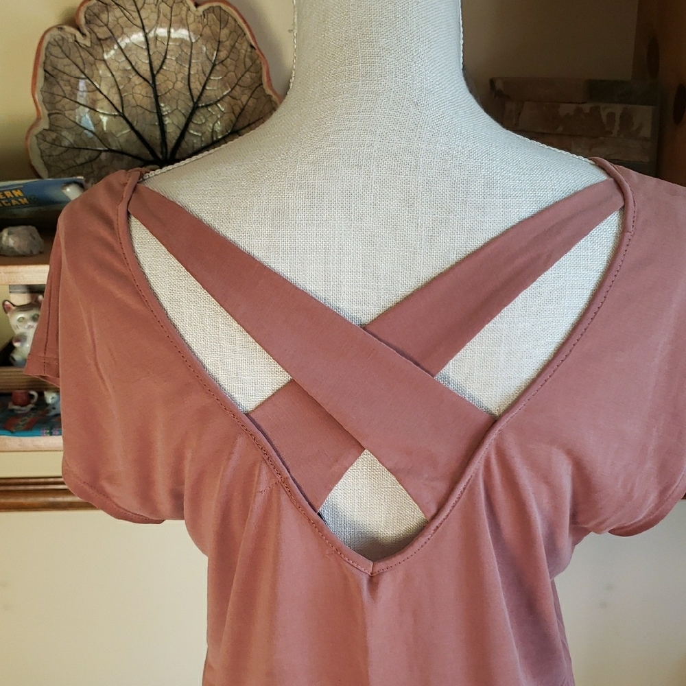 Green Envelope Dusty Rose Short Sleeve Top - Picture 3 of 5
